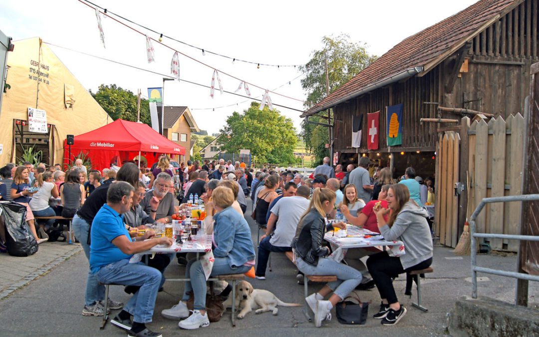 Unterhaltsame Abende am Dorffest