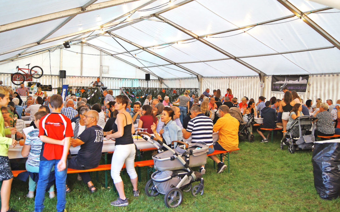 Fröhliche Stimmung an der Dorfchilbi