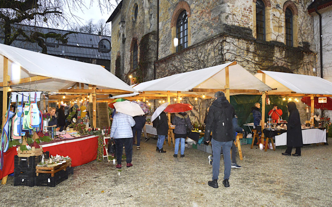 Trotz Regen und Kälte am Weihnachtsmärit