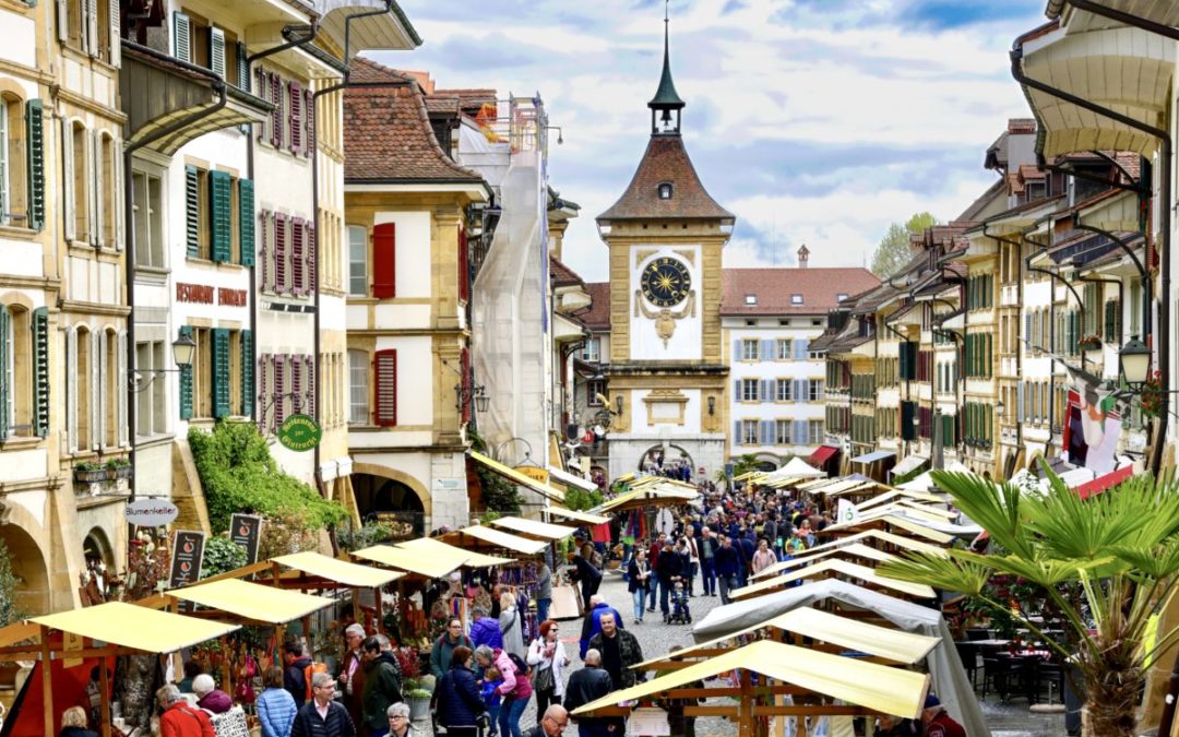  Reges Treiben am Maimarkt Murten 