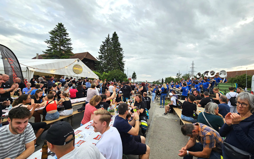 Legendäres Strassenfest der Moosrugger