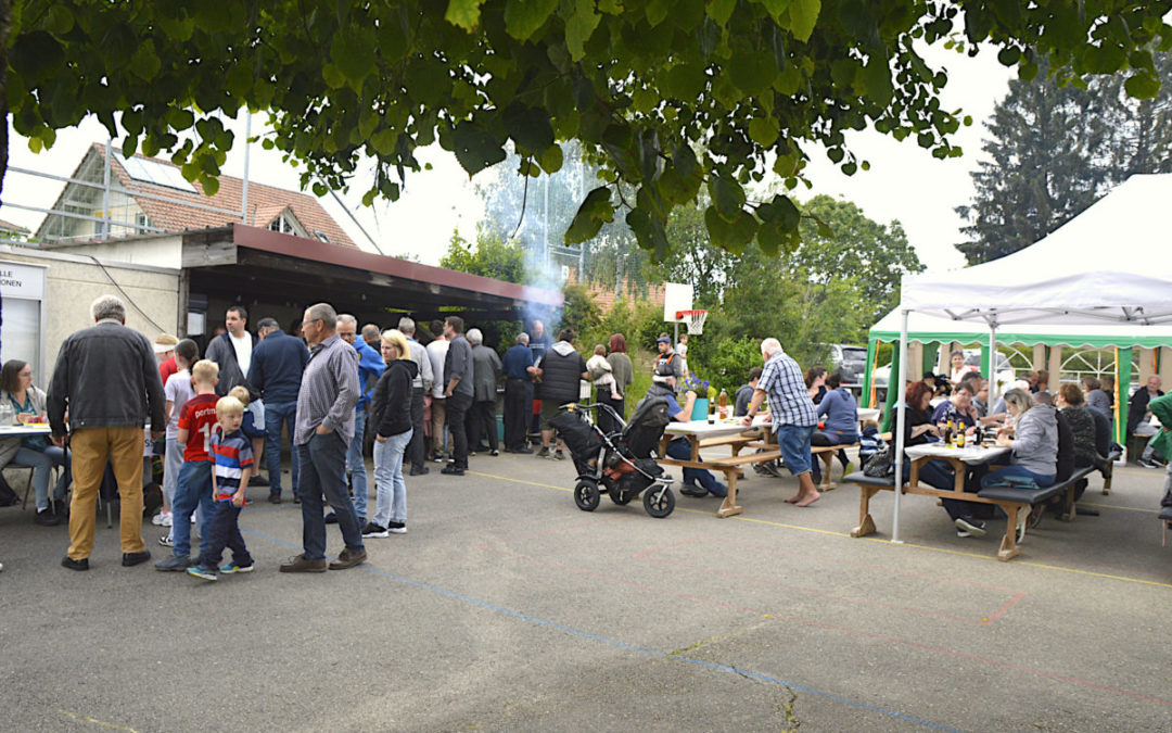  Familiäres Dorffest im ländlichen Lurtigen 