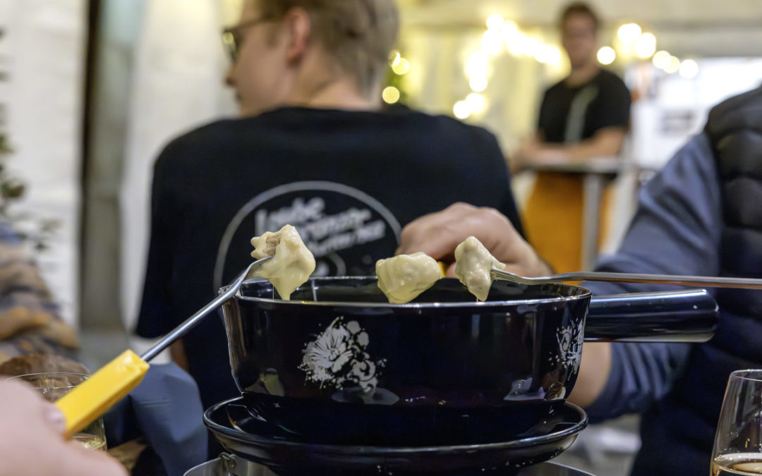 Fondue-Plausch mit musikalischer Begleitung.