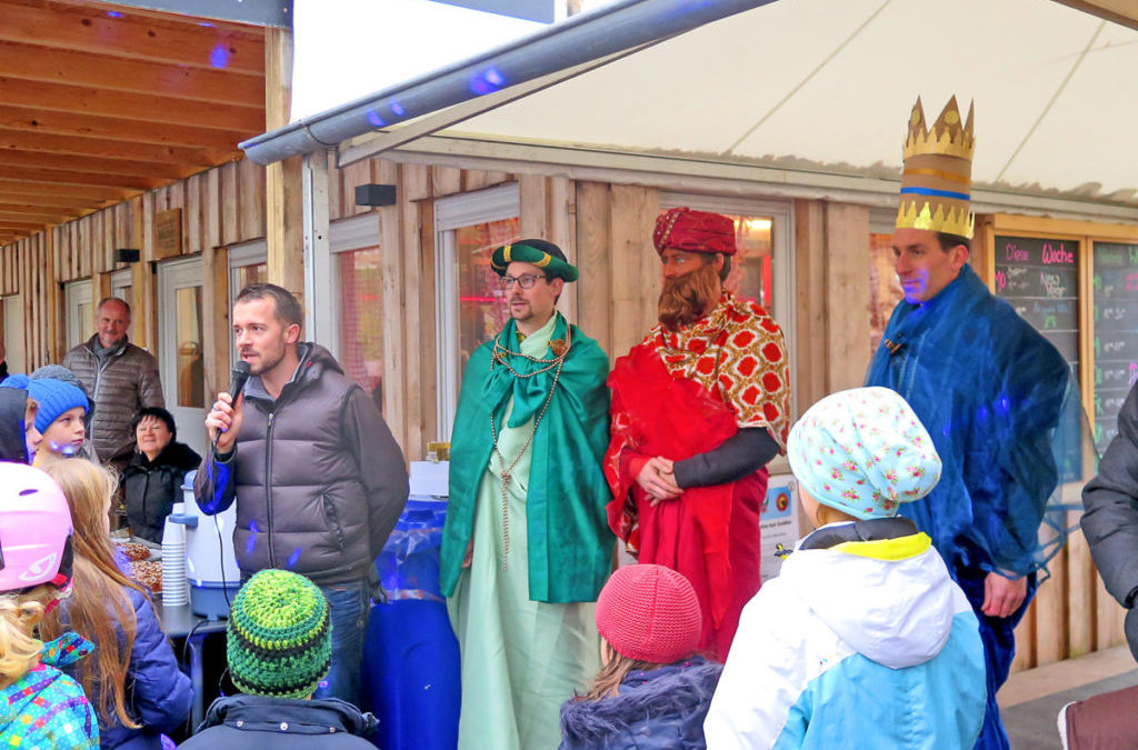 Heilige Drei Könige zu Gast auf der Eisbahn