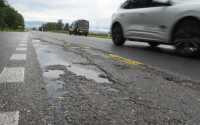 Nun erhält die viel befahrene Moosstrasse einen neuen Belag