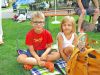 Hatten es gemütlich auf der Picknickdecke: Lionel und Noelie  Lienhard, Murten