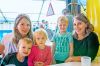 Marlene Ruch mit Niklas und Nayla, Kerzers, und Annemarie Roth mit Maël, Lugnorre
