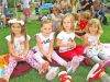 Mit der Glace am See: Liana, Olivia, Gretka und Naomi aus Murten und Courgevaux